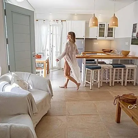 Kavos Naxos Hotel 4*